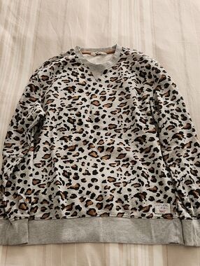 H&M Leopard Print Crewneck Sweatshirt